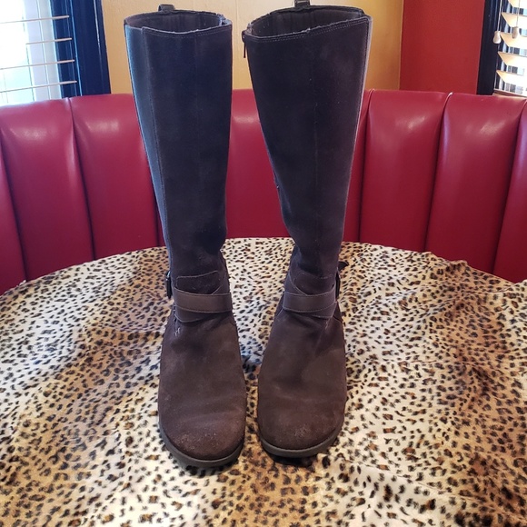 Clark's brown boots - Picture 2 of 7